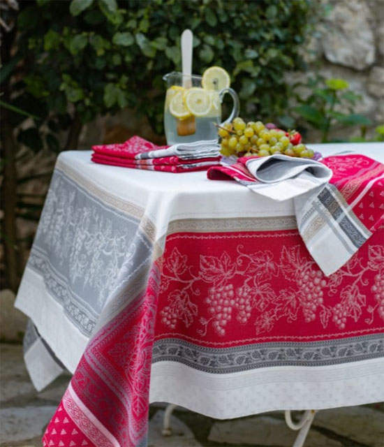 French Jacquard tablecloth, Teflon (Coteau. red/grey)